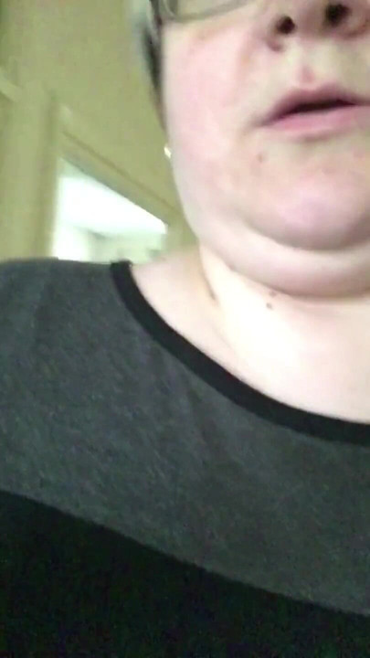 Grubaski przygotowuje się do wyjść z miga na zewnątrz