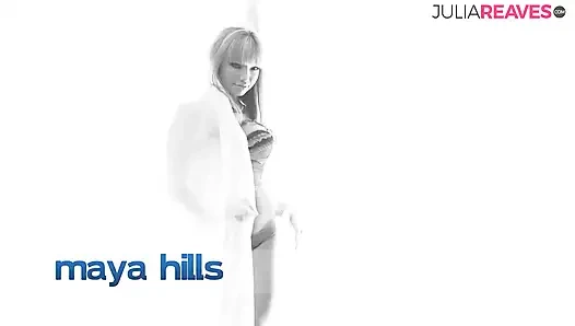 Sarışın her iki delikten büyük bir yarağı emdikten ve siktirdikten sonra yüzüne boşaltıyor