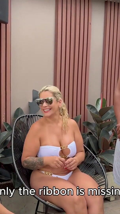 My MILF stepmom gives me a free massage but I ended up with the BBC grab of the masseuse in my mouth | Clip 1