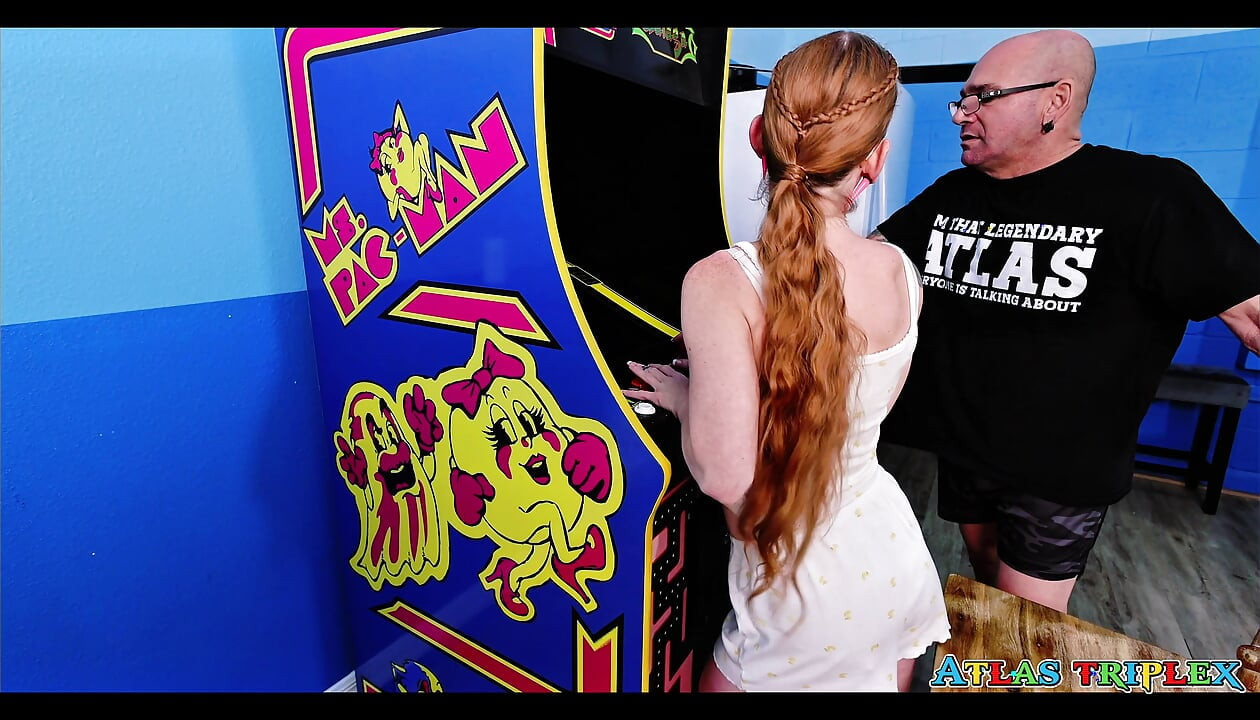 Barely Legal Nerdy Gamer Girl Fucked in the Arcade