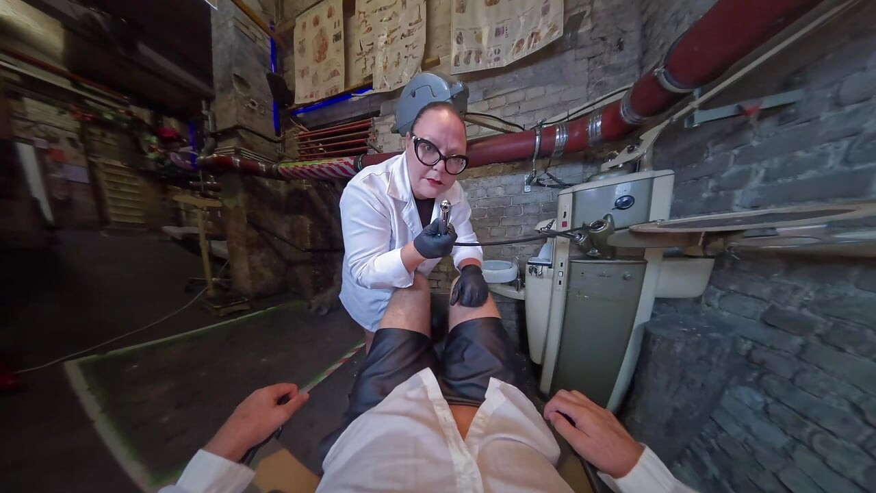 Nymphes tordues - dentiste bizarre