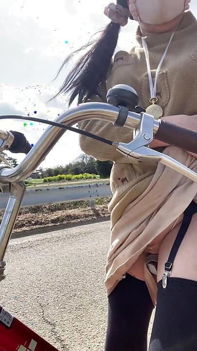 No128 Exposición al saco y ciclismo en la carretera