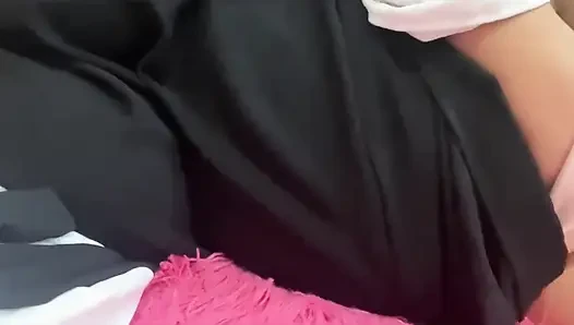 Fatma lagi asik masturbasi dengan celana dalam close up