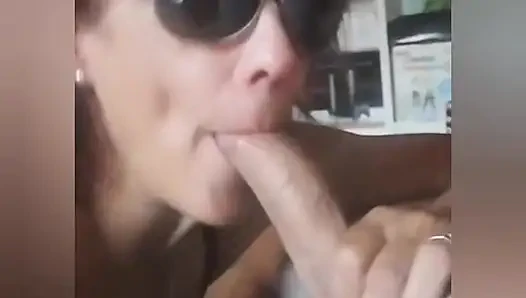 Ich genieße es, diesen schwanz zu lutschen