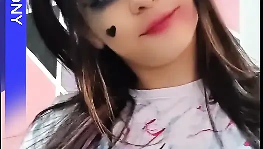 Model kepergok lagi ngeliate pakai lingerie