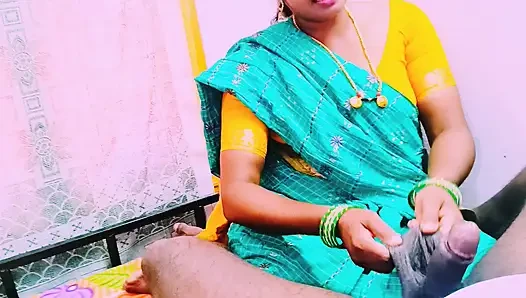Pembantu India blowjob luar biasa ngentot cowgirl dengan pemilik rumah. Pembicaraan kotor Telugu.
