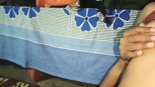 Ngentot memek gadis kristen india dengan gaya desi .
