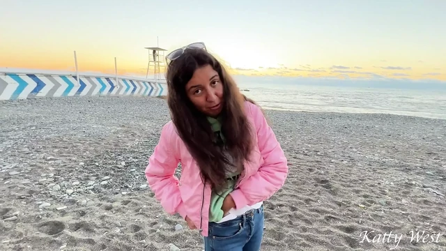 Picked up a Girl on the Beach and Invited Me to Have Sex in the Shower