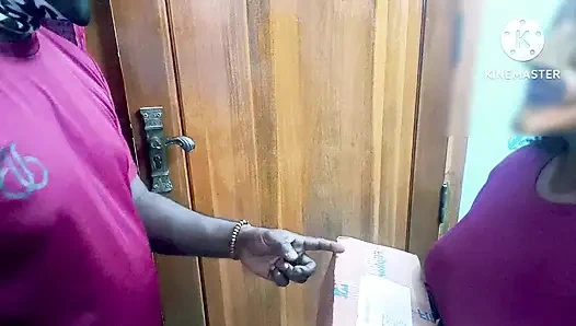 Одинокая девушка-коллиж соблазнила паренька доставщик еды и в конечном итоге с хорошим оргазмом - полный тамильский звук с настоящими громкими стонами