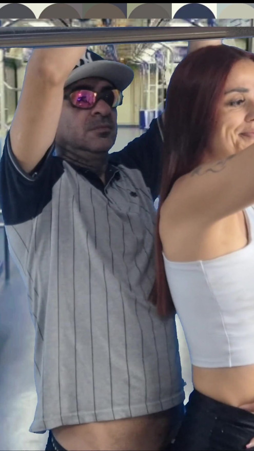 ATTENTION! This perverted thigh is crashing girls from behind on the bus! | Clip 1