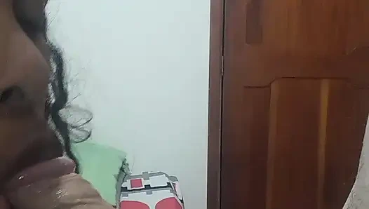 Kakak tiri mengundang saya ke kamarnya