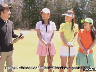 Азиатская игра в гольф превращается в сессию с игрушкой