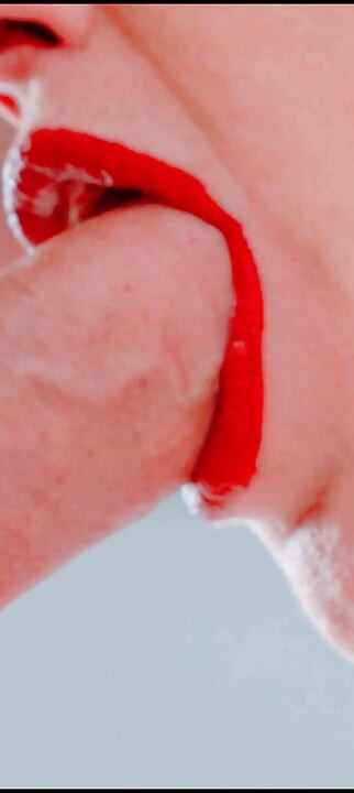 Promo Sabrinahole untuk galeri baru dengan foto panas baru dan lama