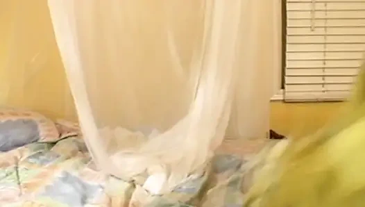 Симпатичной блондиночке из Франции трахнули в ее тугий рот