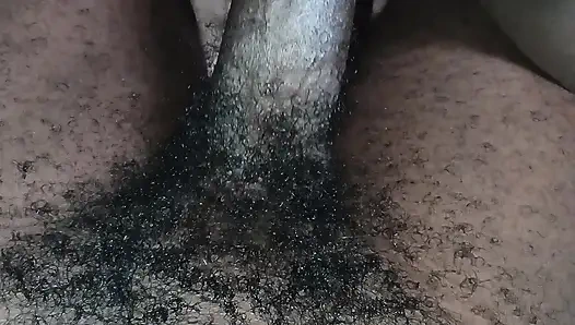 Memek cewek ini dientot habis-habisan sama penjaga rumah sampai menganga lebar