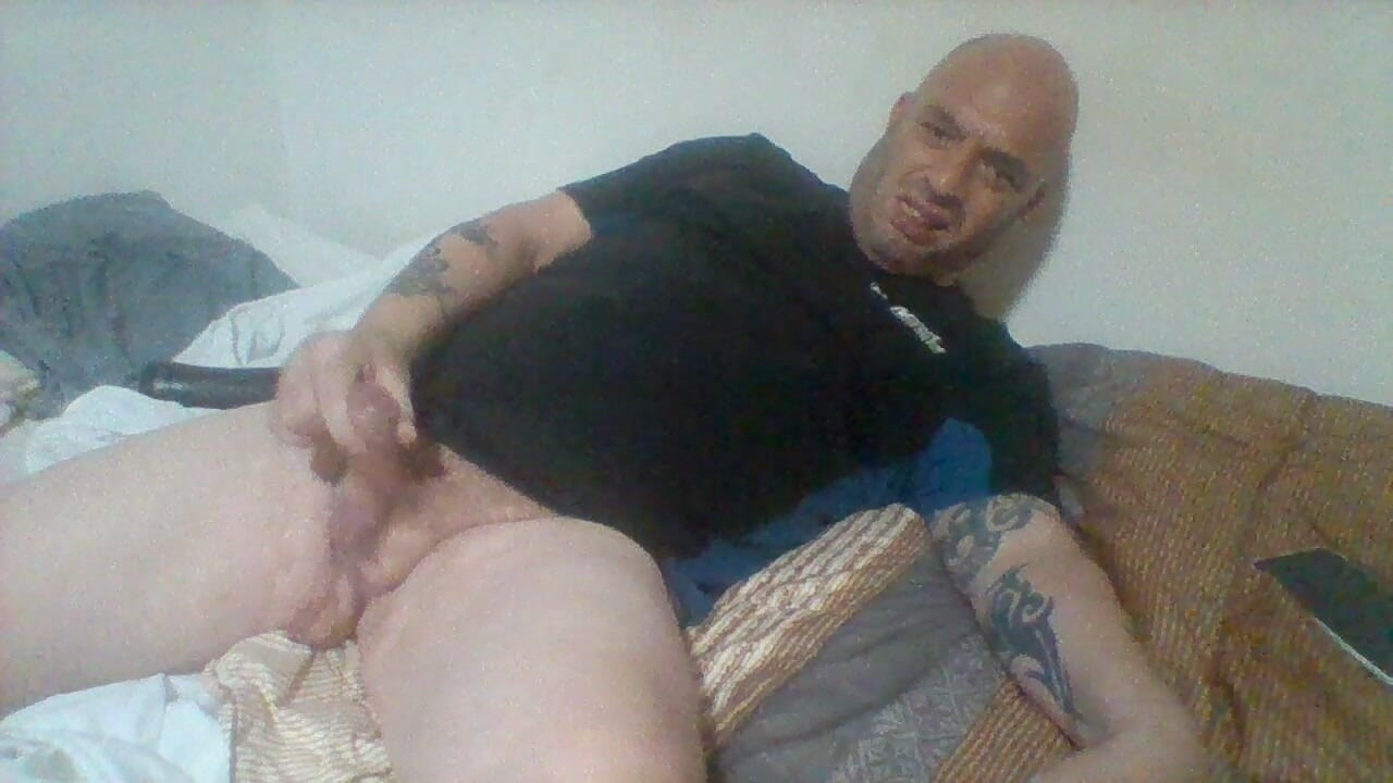 Dennis 50 years old looking for a woman up to 60
I have good cum squirts a lot