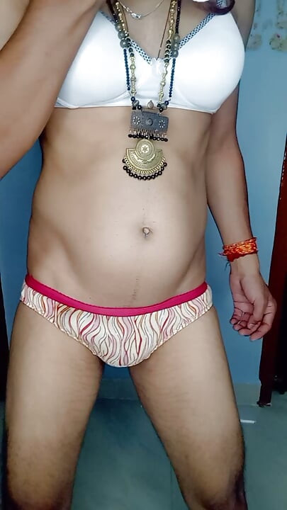 زب هندي ساخن طويل يدخل في كس زوجة الأب