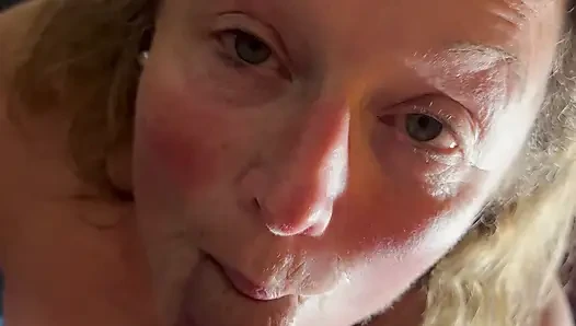 Tante seksi yang lagi sange berat sampai orgasme bergiliran