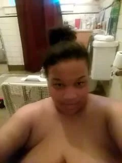 Black bbw in bathtub
