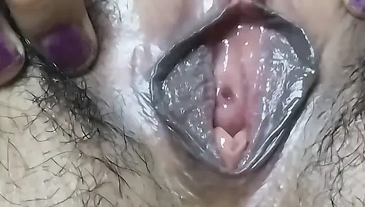 Sexy indian hot lady chut may ungli dal kar chut ka pani nikala