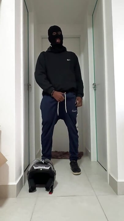 The Delivery Man Received His Payment by Fucking the Trans Woman's Ass.