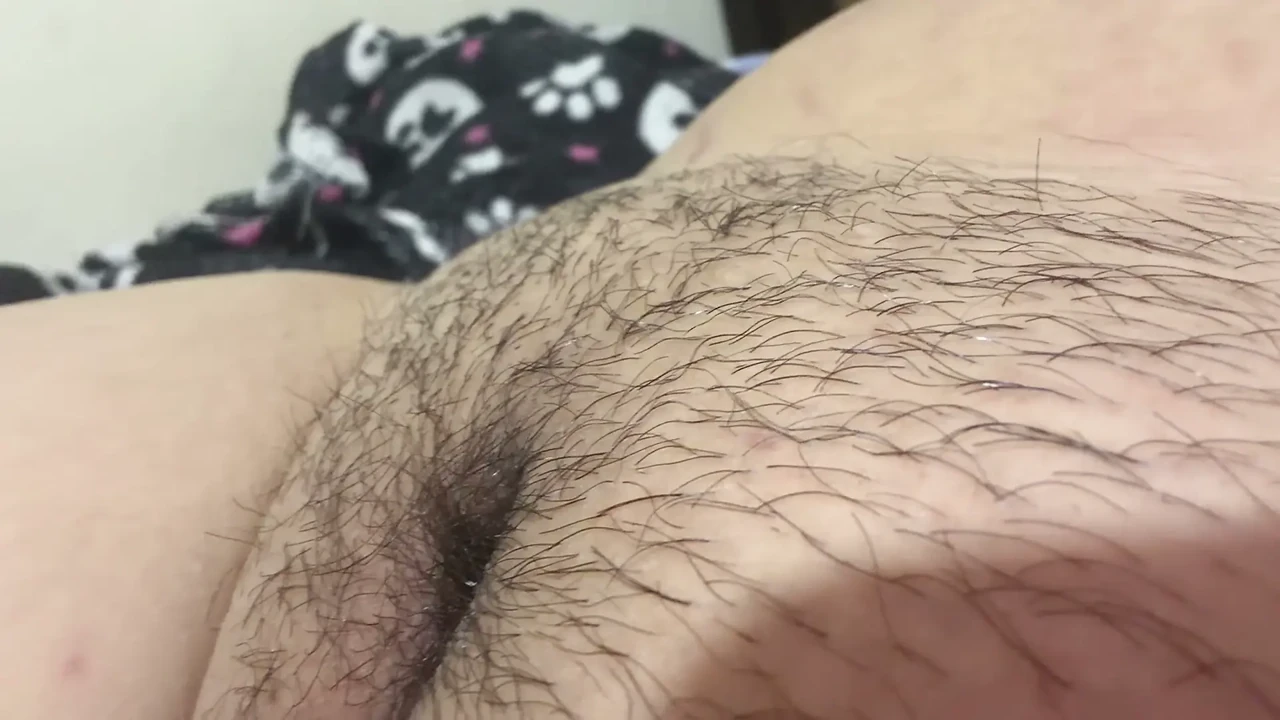 Hot mom with her delicious hairy pussy