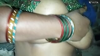 Desi  Village bhabhi ki cute pusssy.