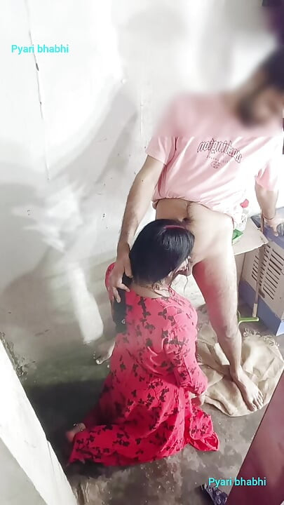 Perse pillu vitun kulli imee pillua imee rintoja imee maitoa rinnasta ja istuu kullin päällä koiratyyliin ja makaa suoraan hindi-äänen päällä