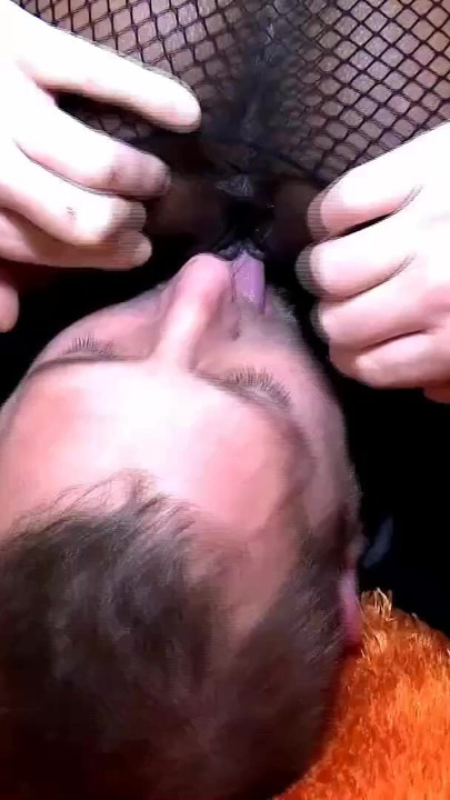 DOMINANT FRENCH EBONY MILF WANT ANAL FUCK FROM SLAVE | Clip 1