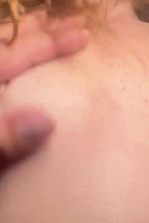 가면을 쓴 빨간 머리 카우걸 라이드 POV
