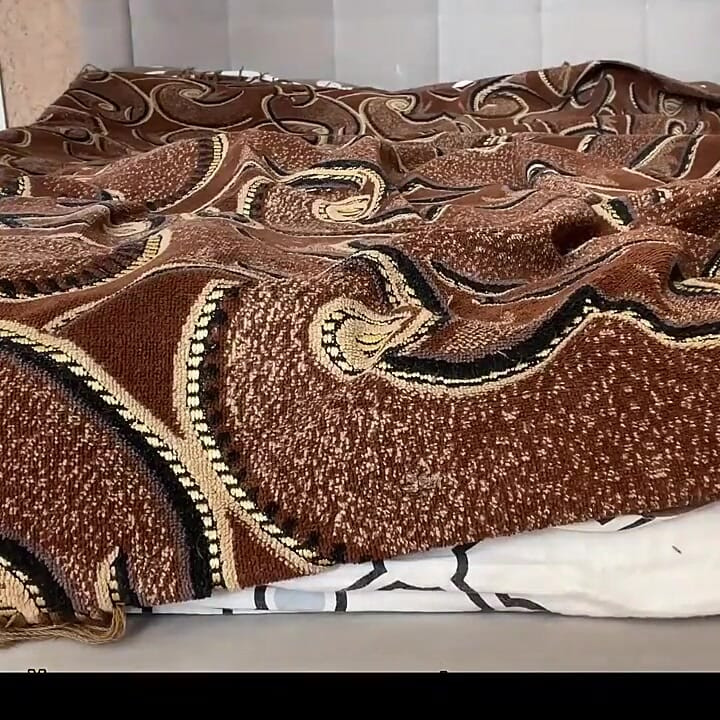 A nagy mellű barátnőm maszturbál a puncijával közelről