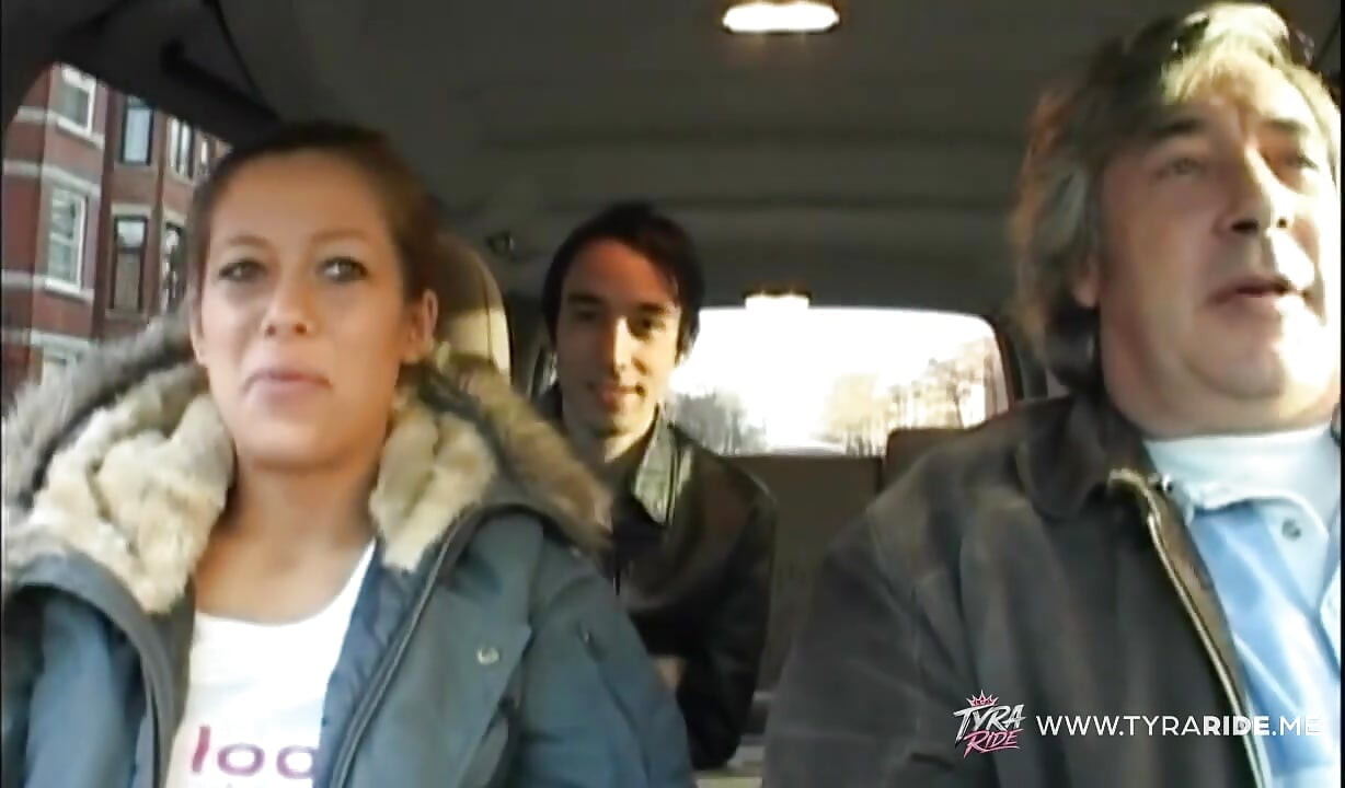 Brunette with Tattoos Gives Blowjob in Car Backseat