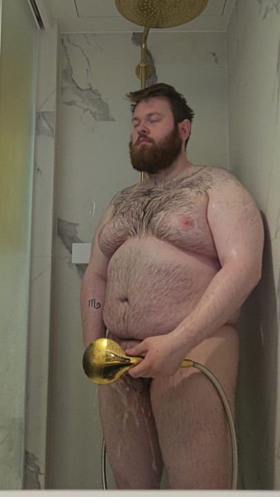 Chub showering in Poland | Clip 1