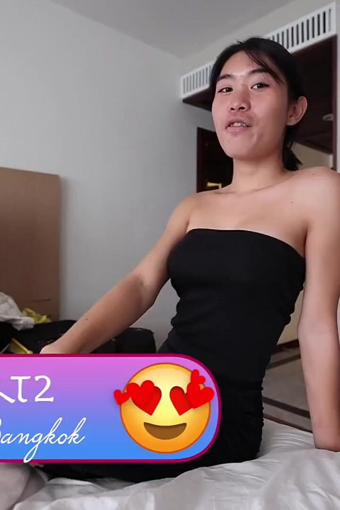 Helloladyboy azgın Taylandlı ladyboy yabancı tarafından sikiliyor