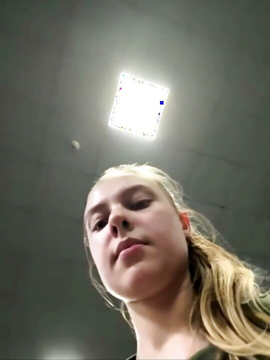 Fingering pussy in the gym jucielussie