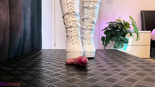 Von deiner freundin in weißen High Heels stiefeln in otk getreten und stampfen - schwanzbälle zerquetschen, shoejob, bootjob, CBT, ballbust