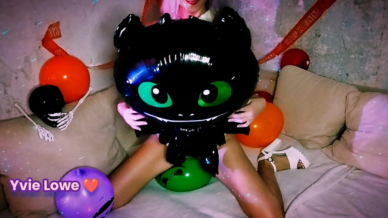 Yvie Lowe - Halloween BALON party