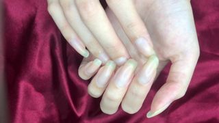 Długie naturalne paznokcie