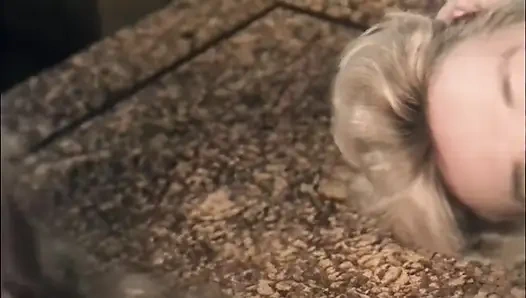 Nostaljik porno yıldızı sert sikişiyor