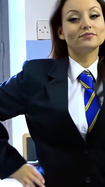 以carla Brown为特色的黄色袜子