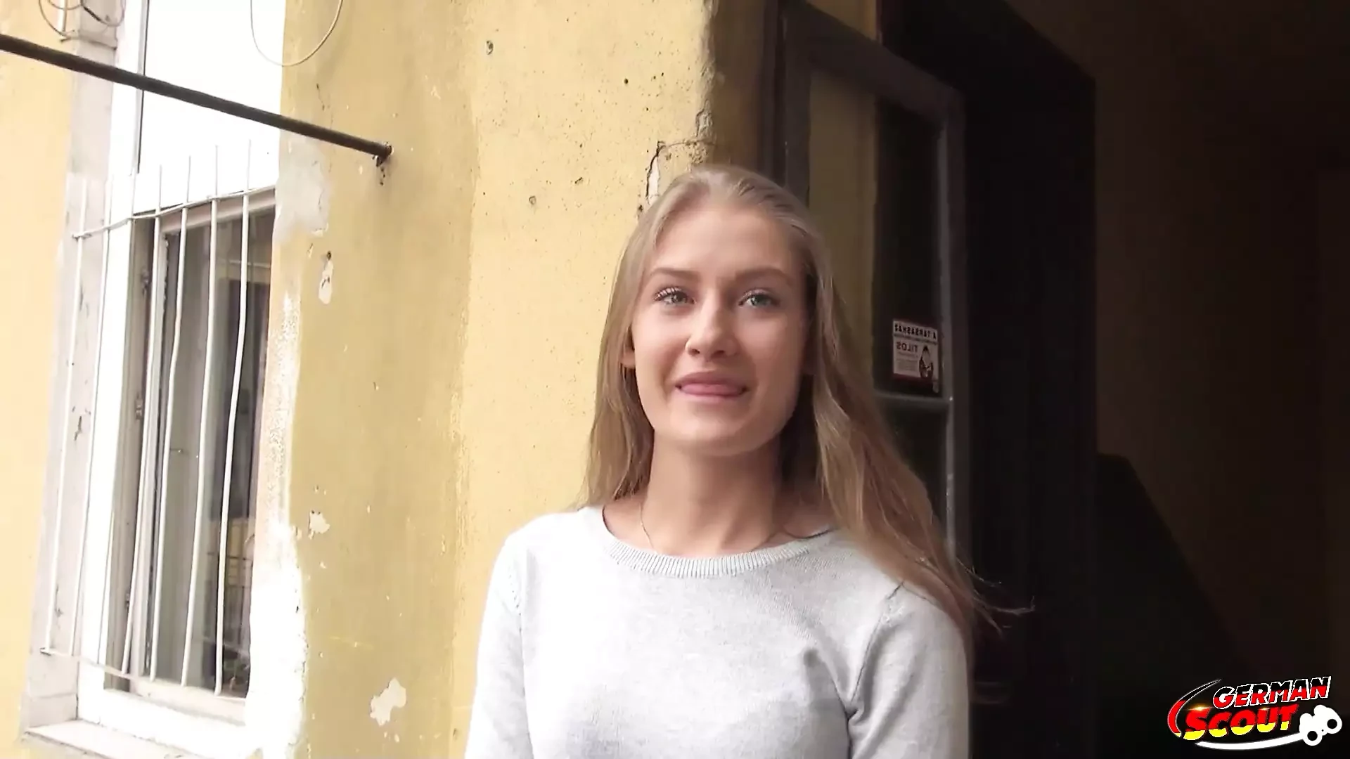 Nemački izviđač - fit tinejdžerka Tiffany Tatum