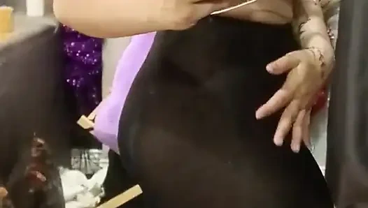 Fantasy-show Mit Unterwäsche Und Strümpfen