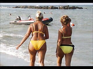 Koninginnen op het strand 2