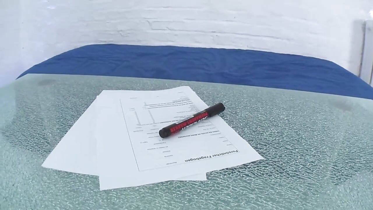 "Plaisir anal pour une jeune salope blonde !"