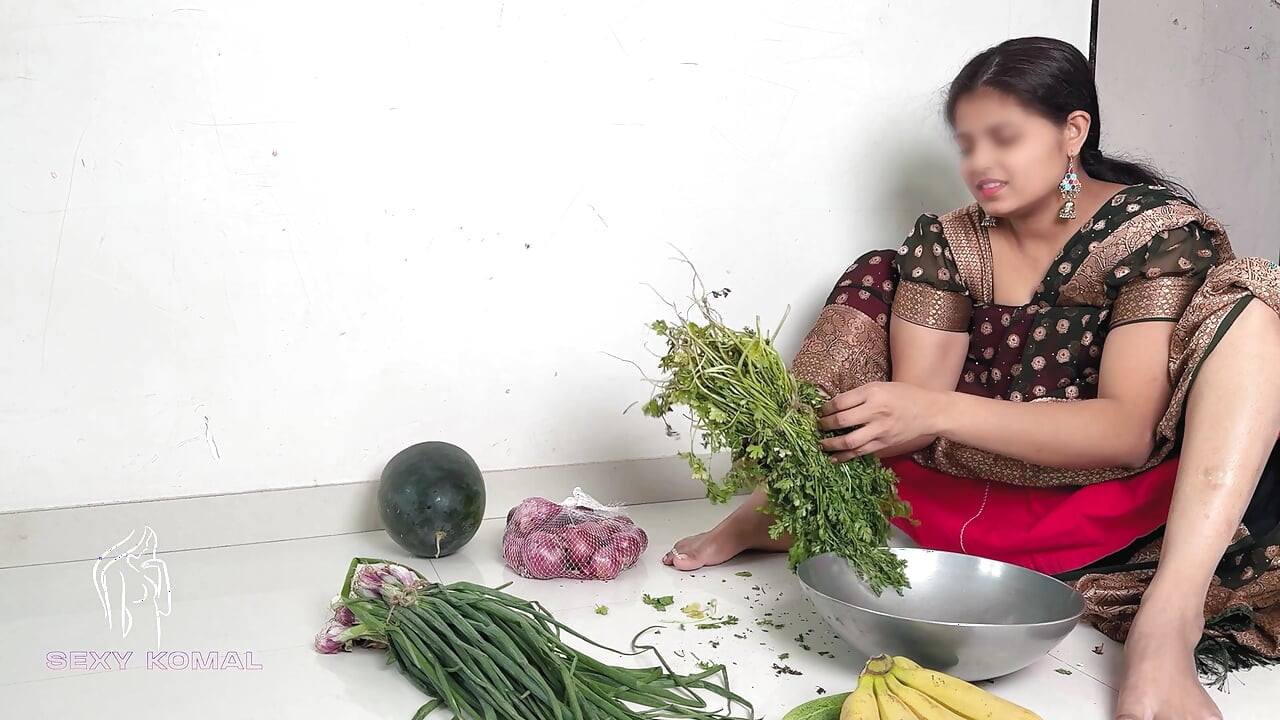 Komal Mami，你正在醃制蔬菜，給我一根香蕉。