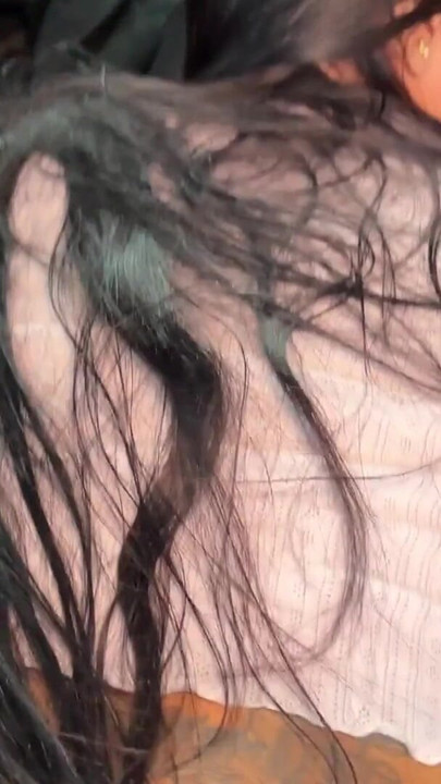 אני לוקח הביתה אישה חזה מדהים והיא לא יכולה להתאפק, היא מבקשת שאראה לה את הזין שלי במכונית | קליפ 3