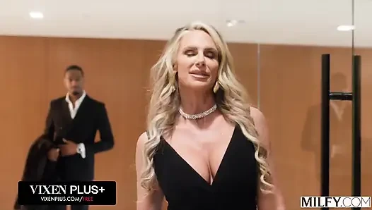 Phoenix si istri pecinta besar pria kulit hitam lagi ngidam dipuasin sama besar pria kulit hitam