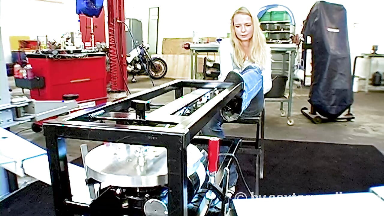 Doggy-style Machine Penetrates