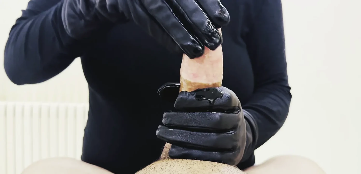 straw with gloves