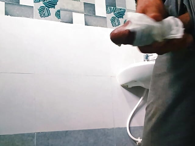 Old man mastrubation cock cleaning